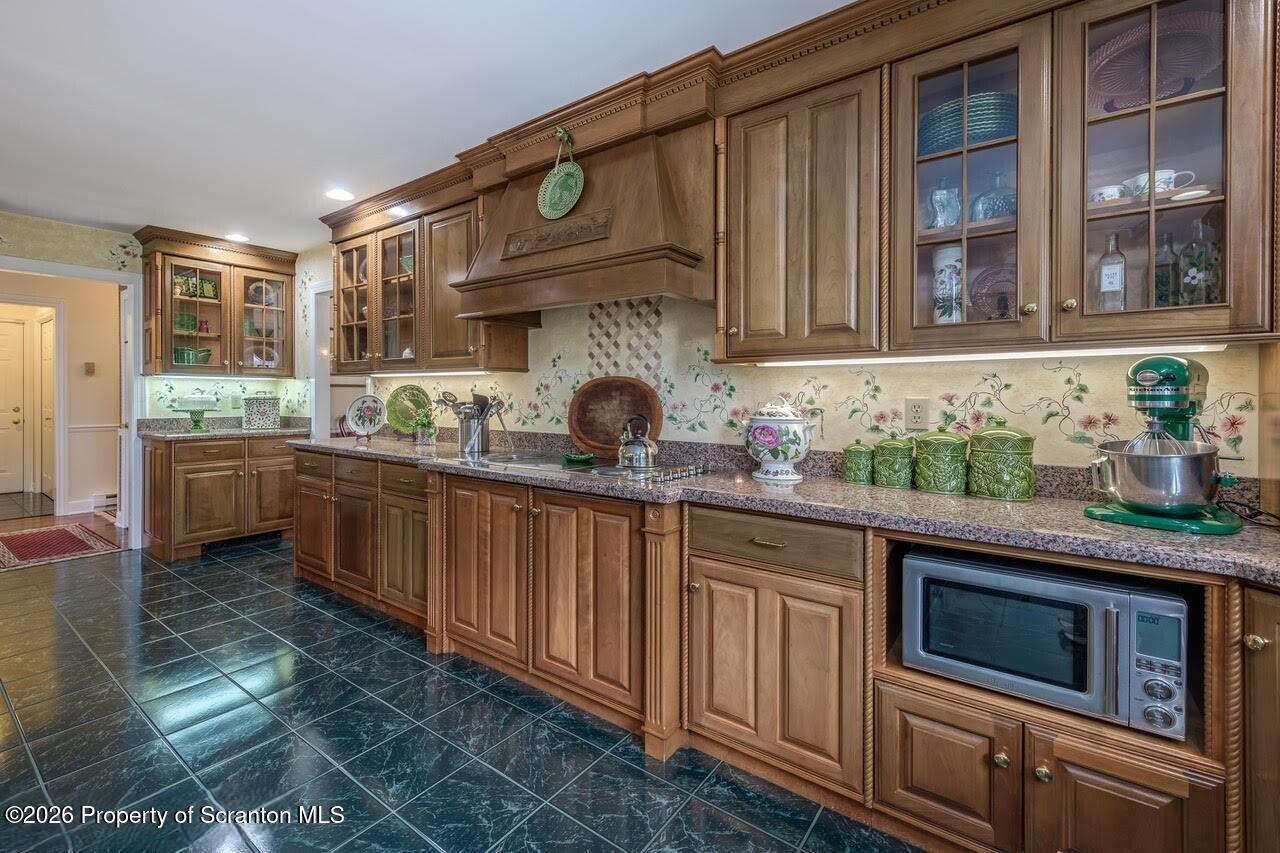11 Rice Drive Dallas, PA 18612 - Photo 11 of 82 11