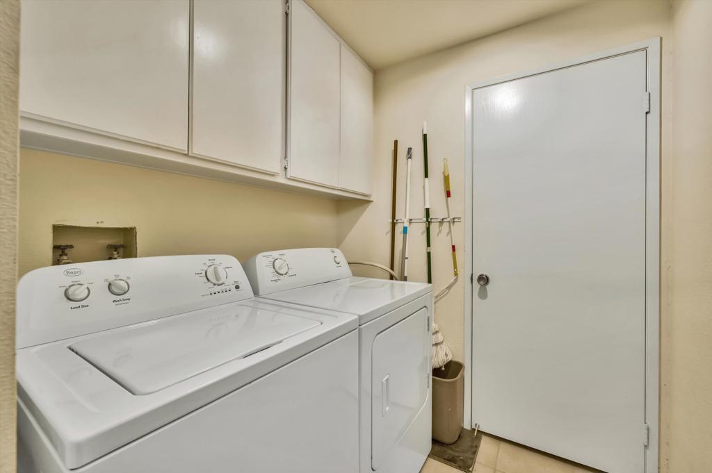 55384 Laurel La Quinta, CA 92253 - Photo 27 of 32 a utility room with dryer and washer