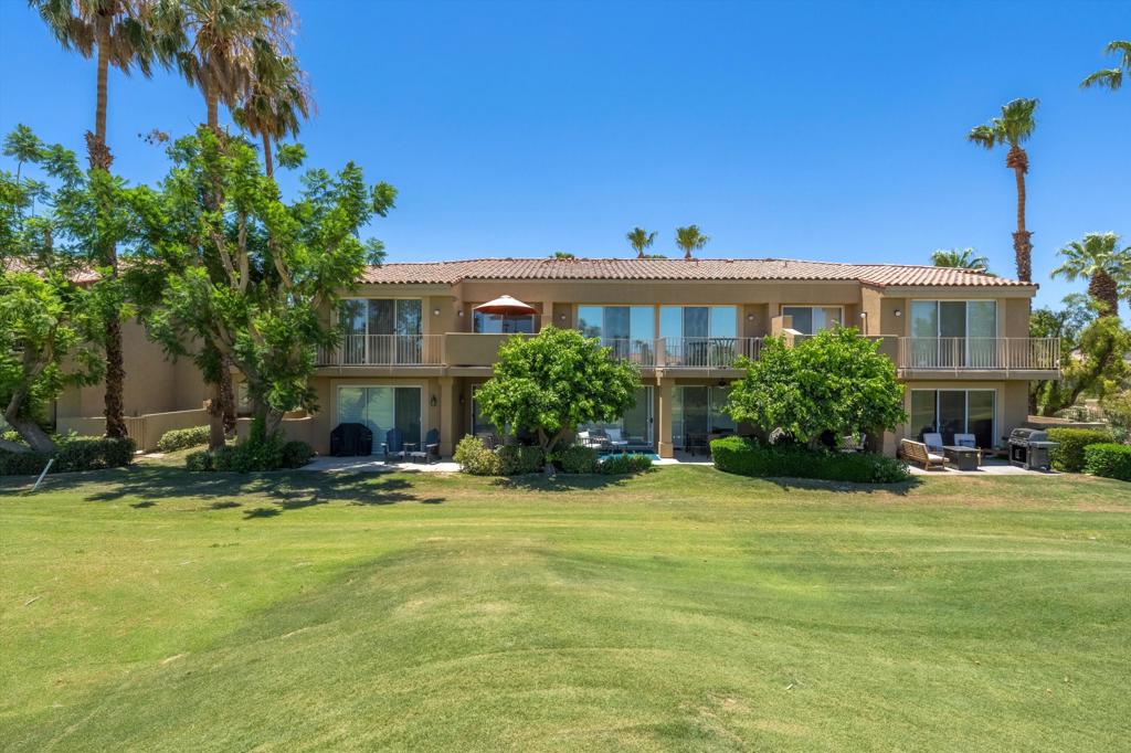 55384 Laurel La Quinta, CA 92253 - Photo 6 of 32 a view of a house with a yard