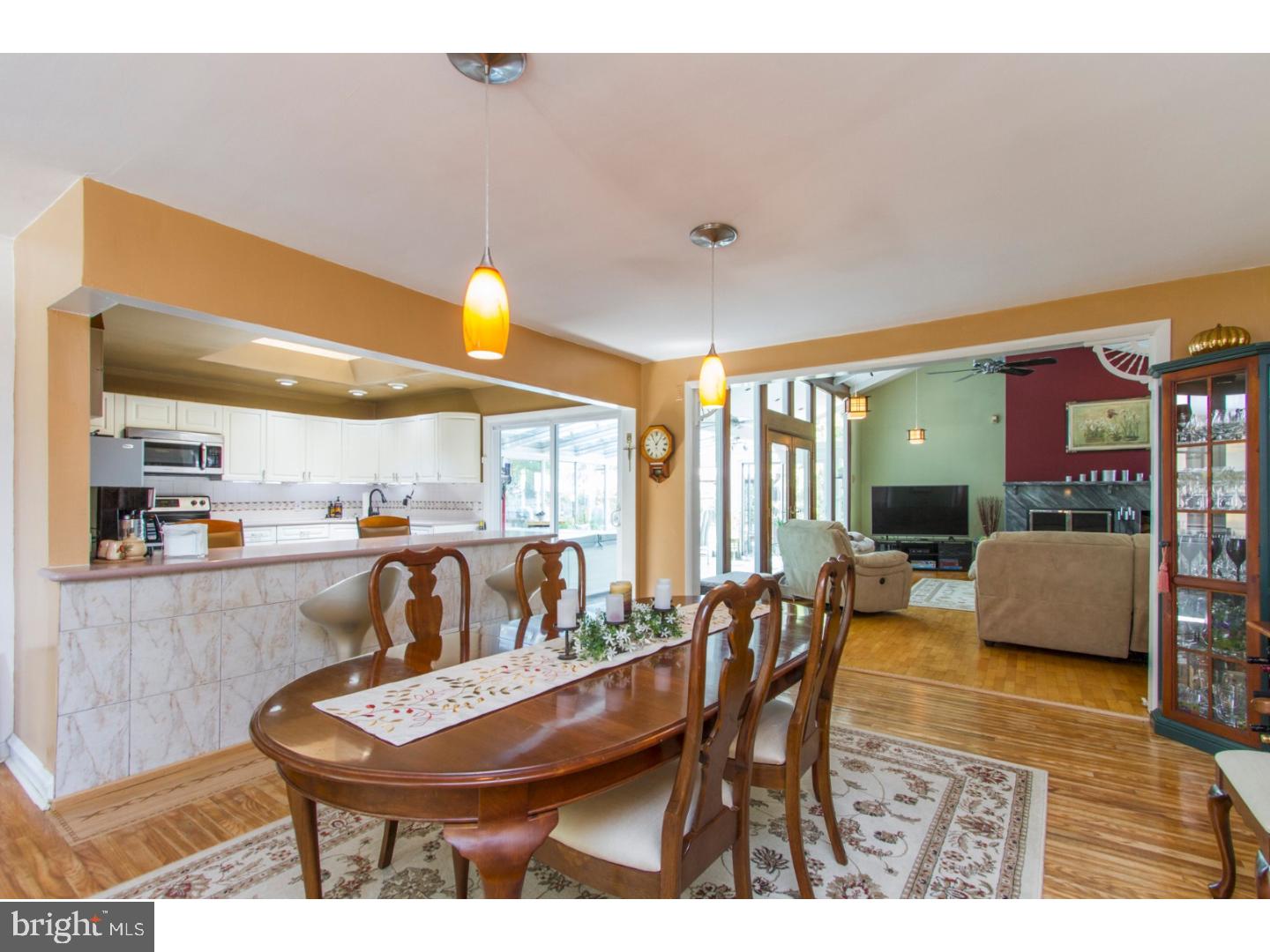 2038 Springhouse Road Broomall, PA 19008 - Photo 3 of 23
