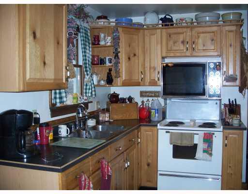 88 Walnut Ridge Road Charleroi, PA 15022 - Photo 3 of 15 Kitchen.