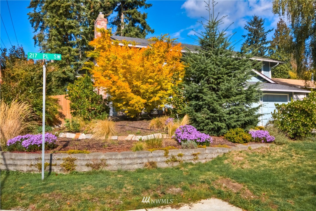 325 217th Place Southwest Bothell, WA 98021 - Photo 2 of 23