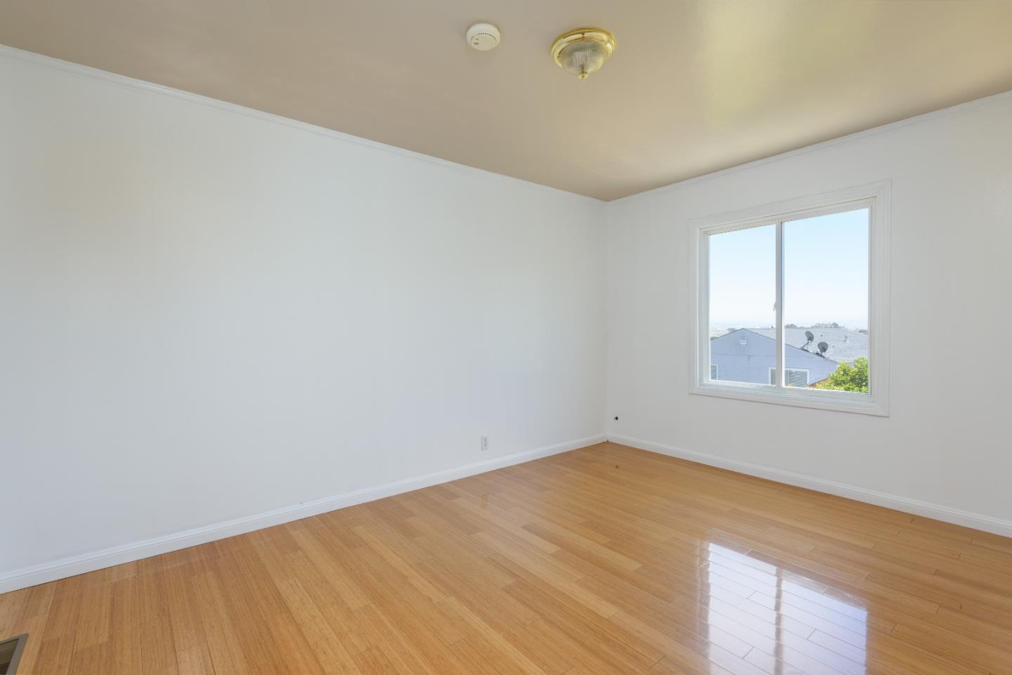 351 Rio Verde Street Daly City, CA 94014 - Photo 11 of 15 Gallery Image 11