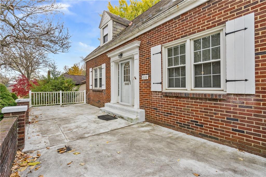 616 Kelso Road Pittsburgh, PA 15243 - Photo 3 of 31