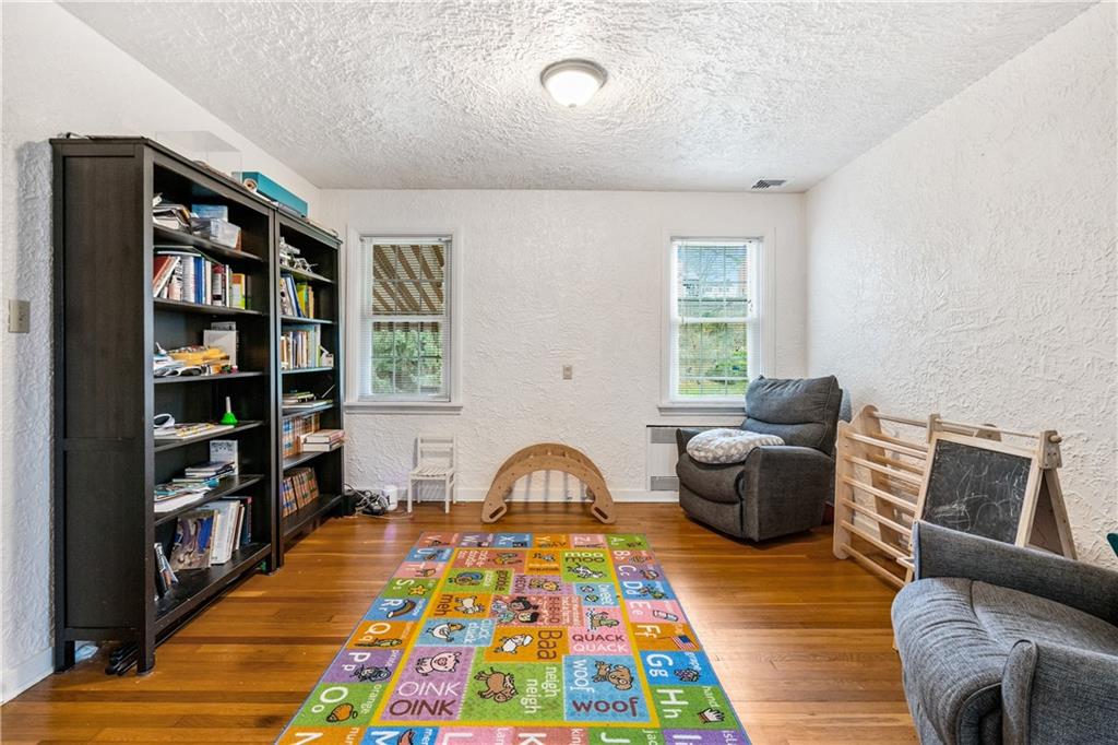 616 Kelso Road Pittsburgh, PA 15243 - Photo 7 of 31