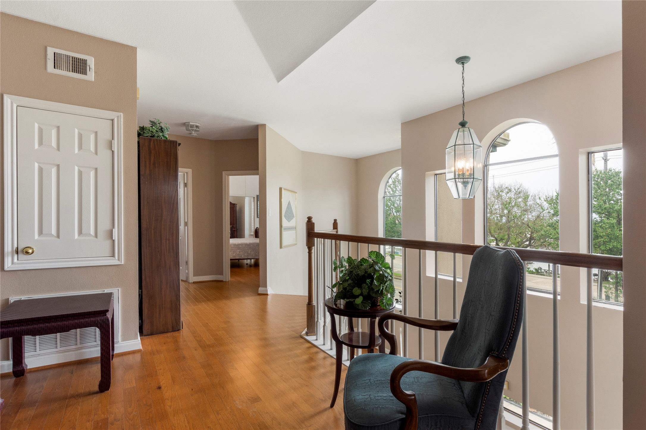 457 Mariners Drive Kemah, TX 77565 - Photo 13 of 25 Upstairs 'office' area