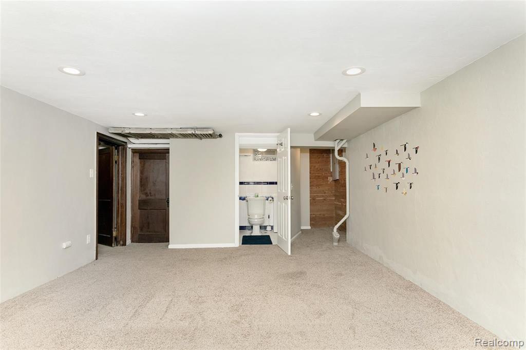 377 McMillan Road Grosse Pointe Farms, MI 48236 - Photo 29 of 38