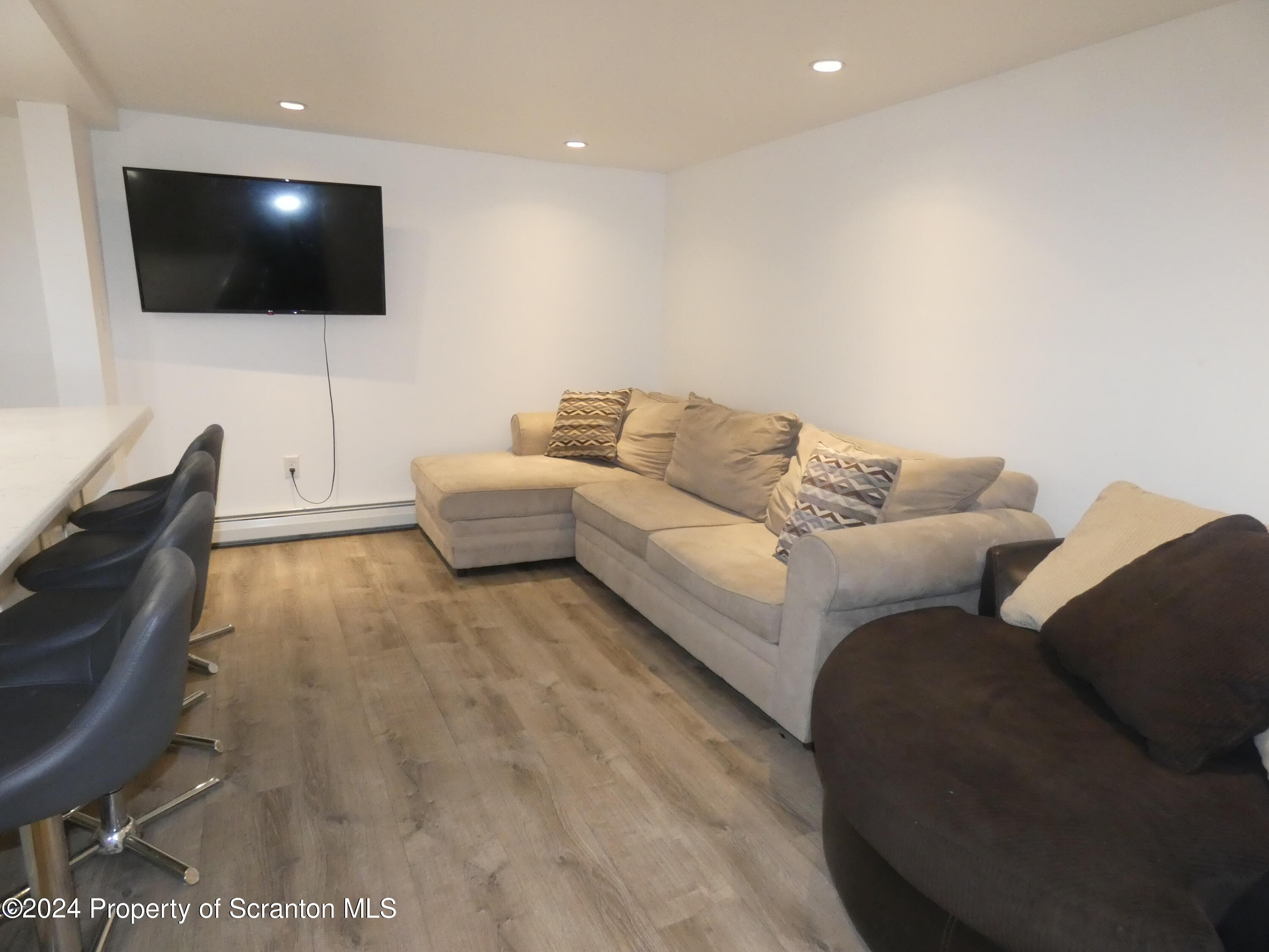 607 3rd Avenue, Unit LOWER LEVEL) Scranton, PA 18505 - Photo 20 of 45 P1030720
