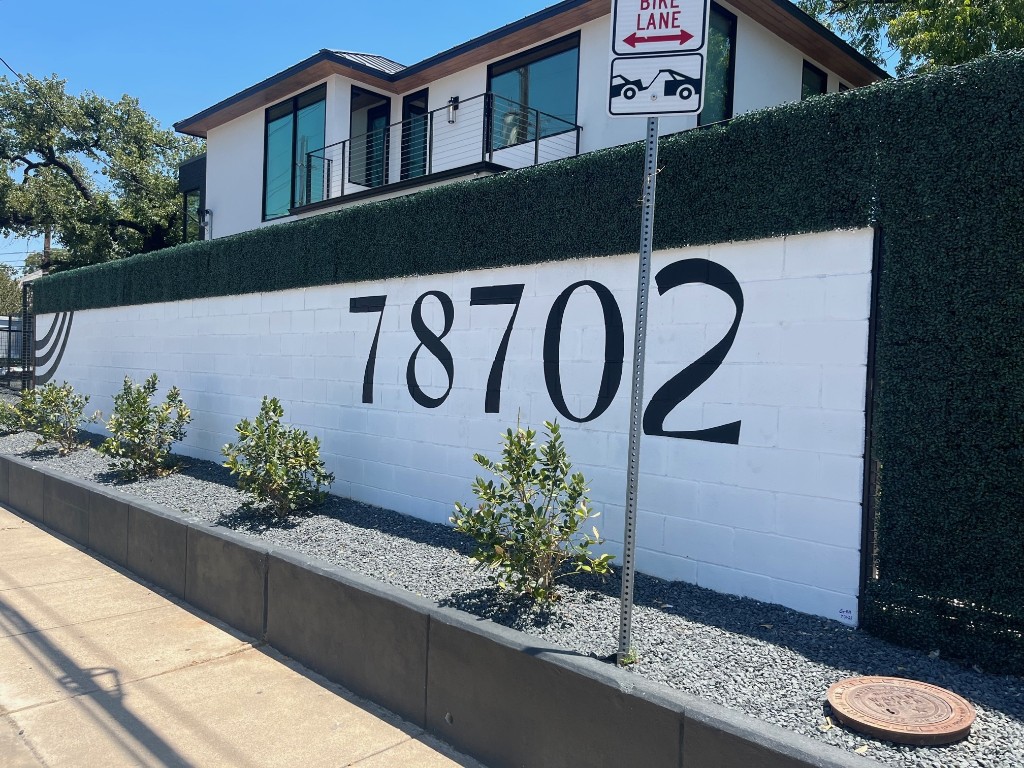 1901 Hamilton Avenue Austin, TX 78702 - Photo 11 of 28 a sign that is on the wall of a building
