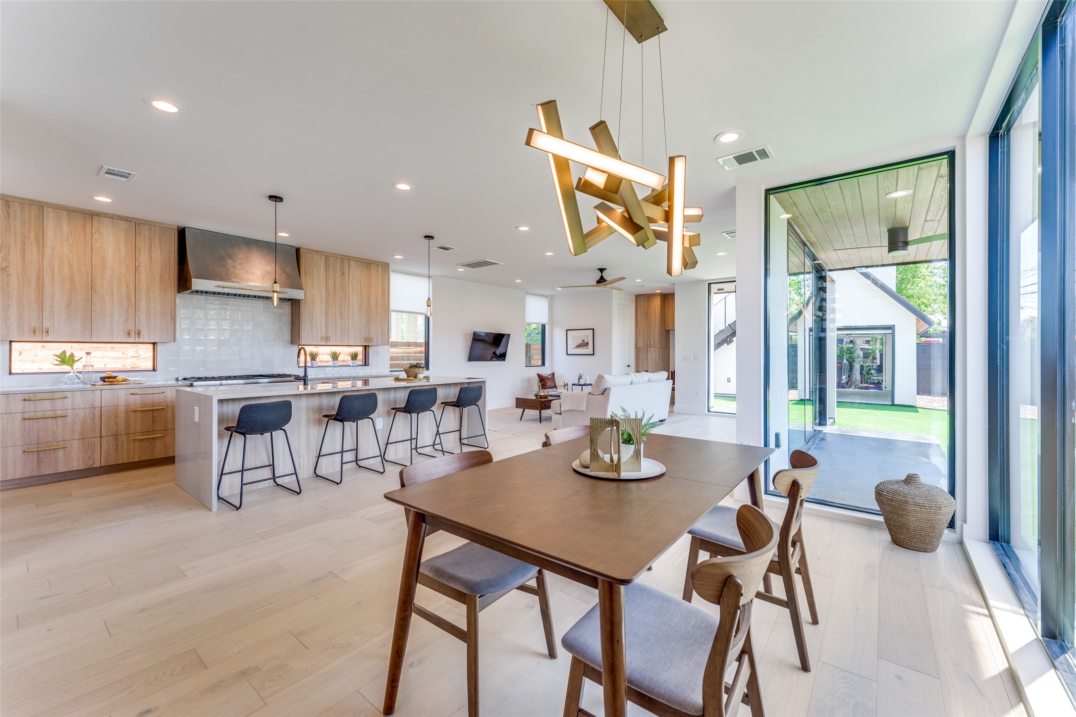 Undisclosed Address Austin, TX 78702 - Photo 14 of 28