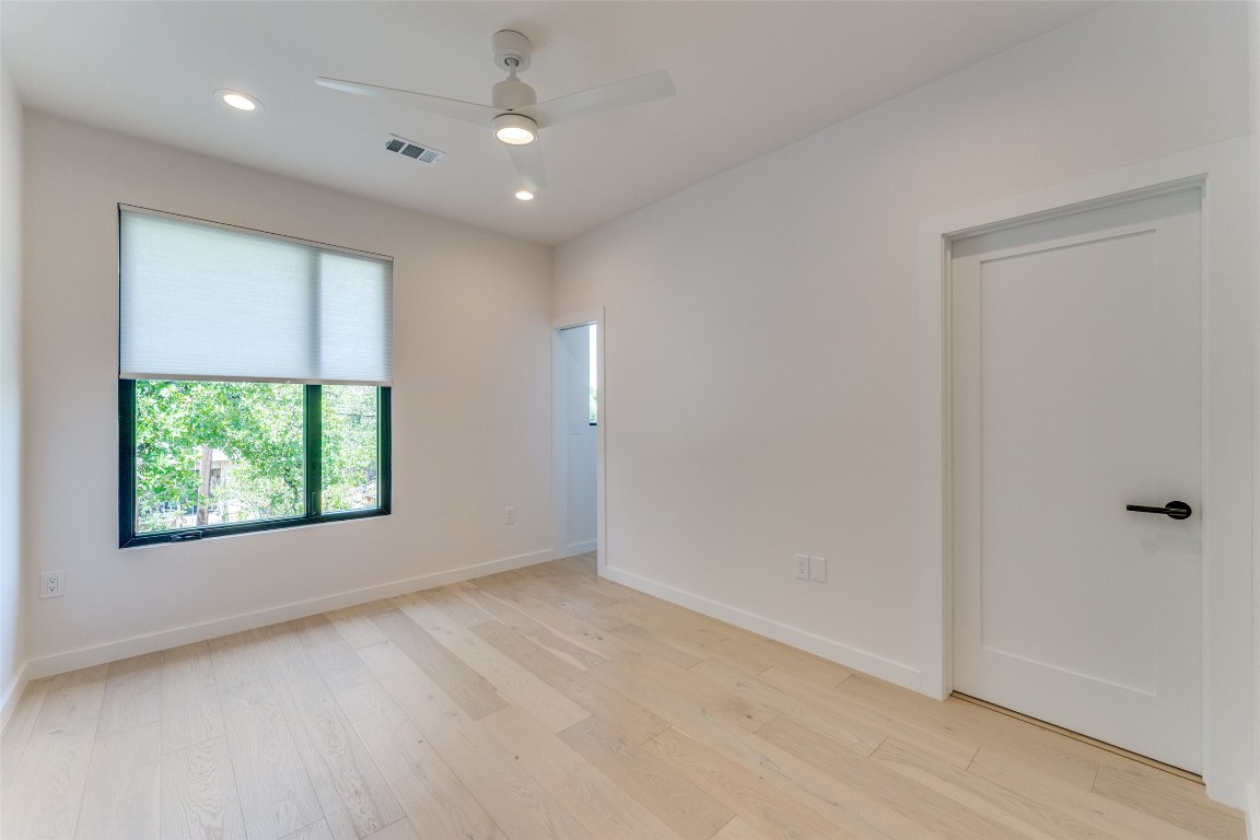 1901 Hamilton Avenue Austin, TX 78702 - Photo 17 of 28 an empty room with windows and closet