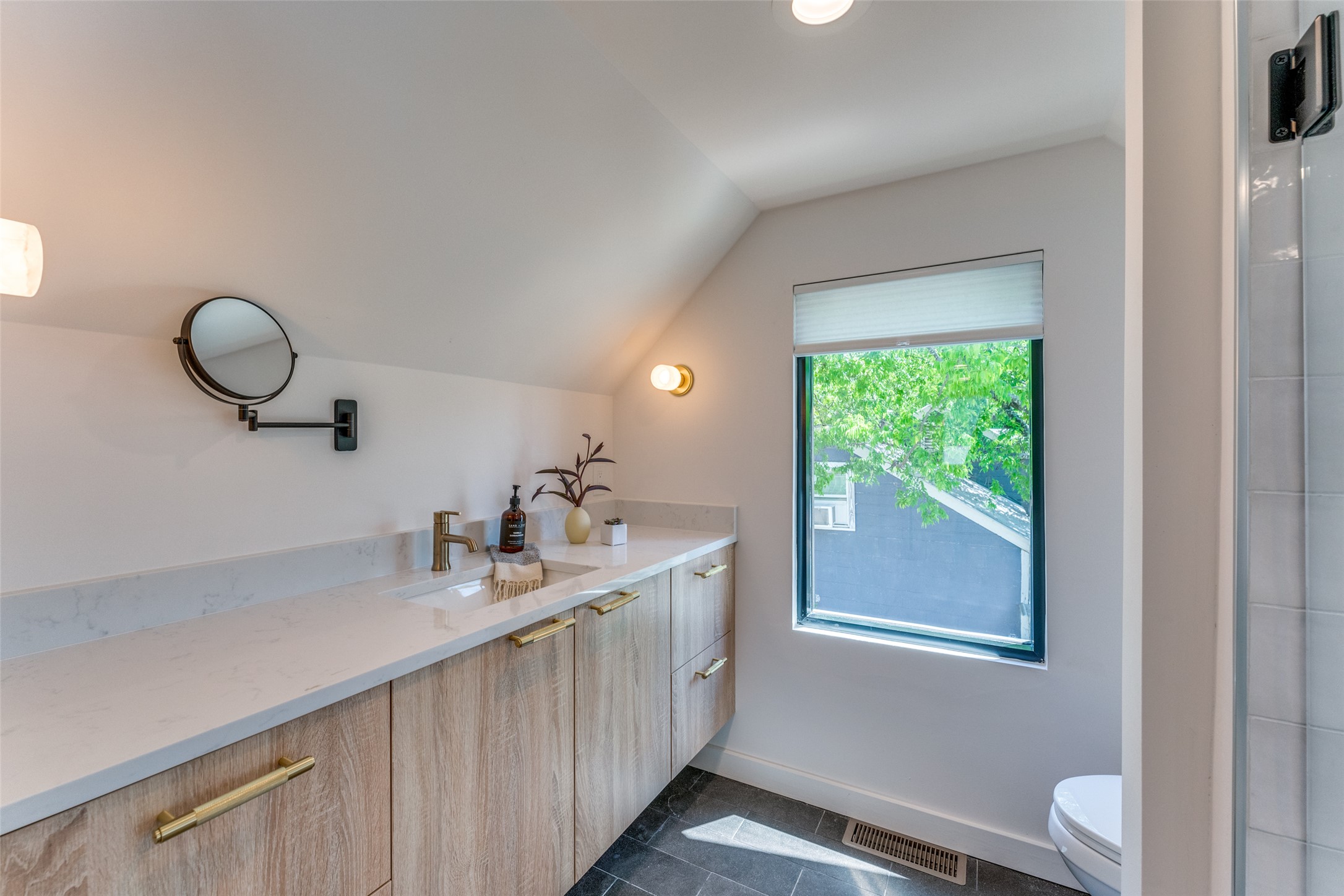 Undisclosed Address Austin, TX 78702 - Photo 26 of 28