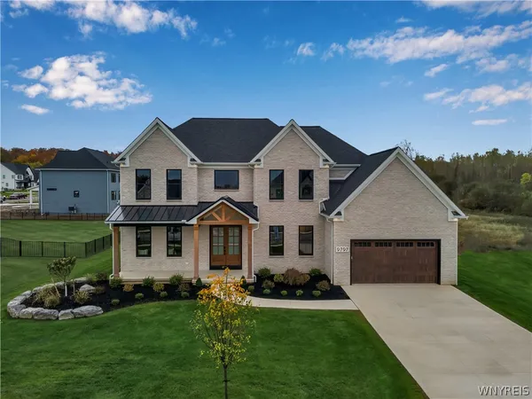 $1,590,000 | 9797 Longleaf Trail, Clarence, NY 14031