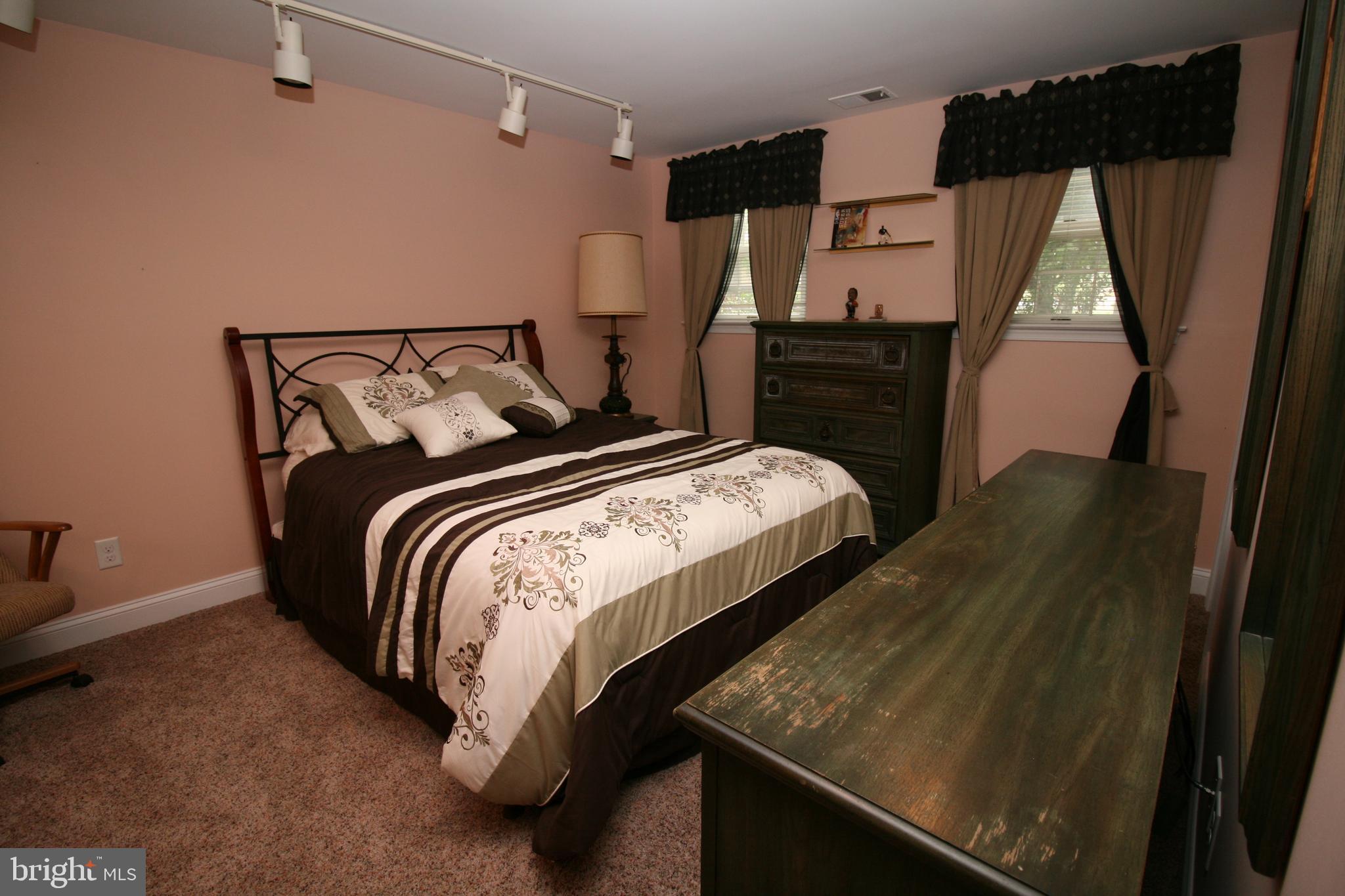 15 Hilltop Drive Cherry Hill, NJ 08003 - Photo 34 of 54 Fourth Bed