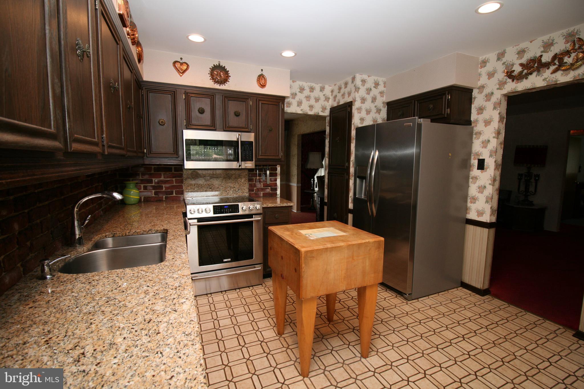 15 Hilltop Drive Cherry Hill, NJ 08003 - Photo 9 of 54