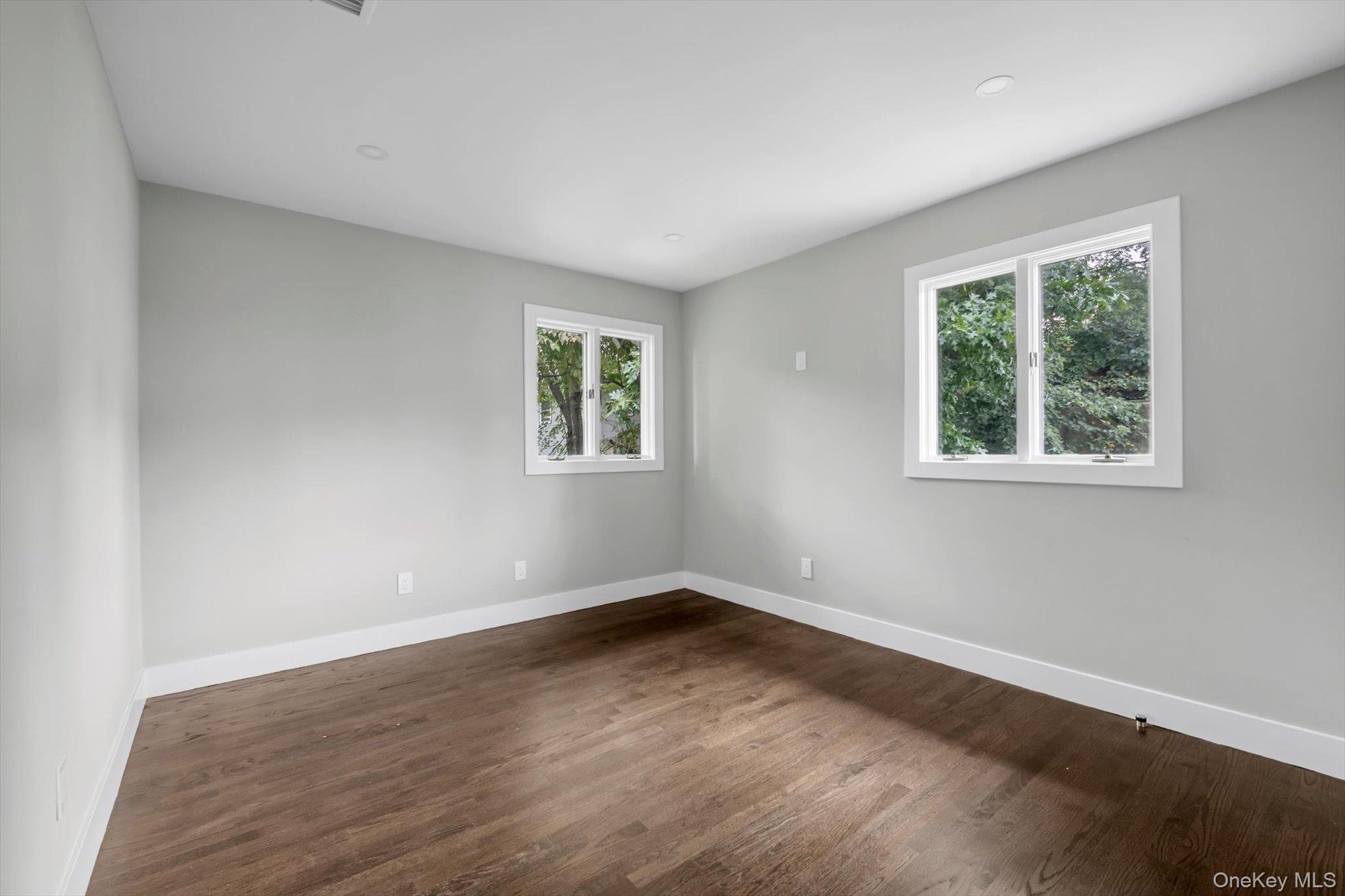 5 Linwood Road North Port Washington, NY 11050 - Photo 10 of 14 Gallery Image 10
