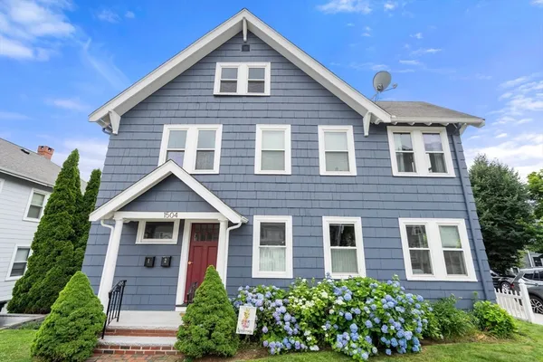 $3,900 | 1504 Centre Street, Unit 1, Boston, MA 02131