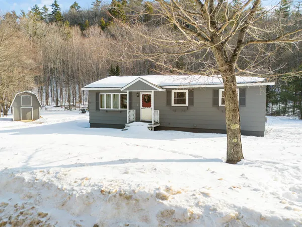 $299,900 | 124 Rumford Avenue, Bryant Pond, ME 04219