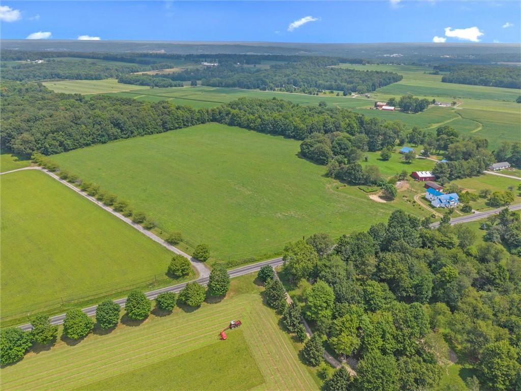 2789 Rutledge Road Transfer, PA 16154 - Photo 45 of 50 a view of a field with an ocean