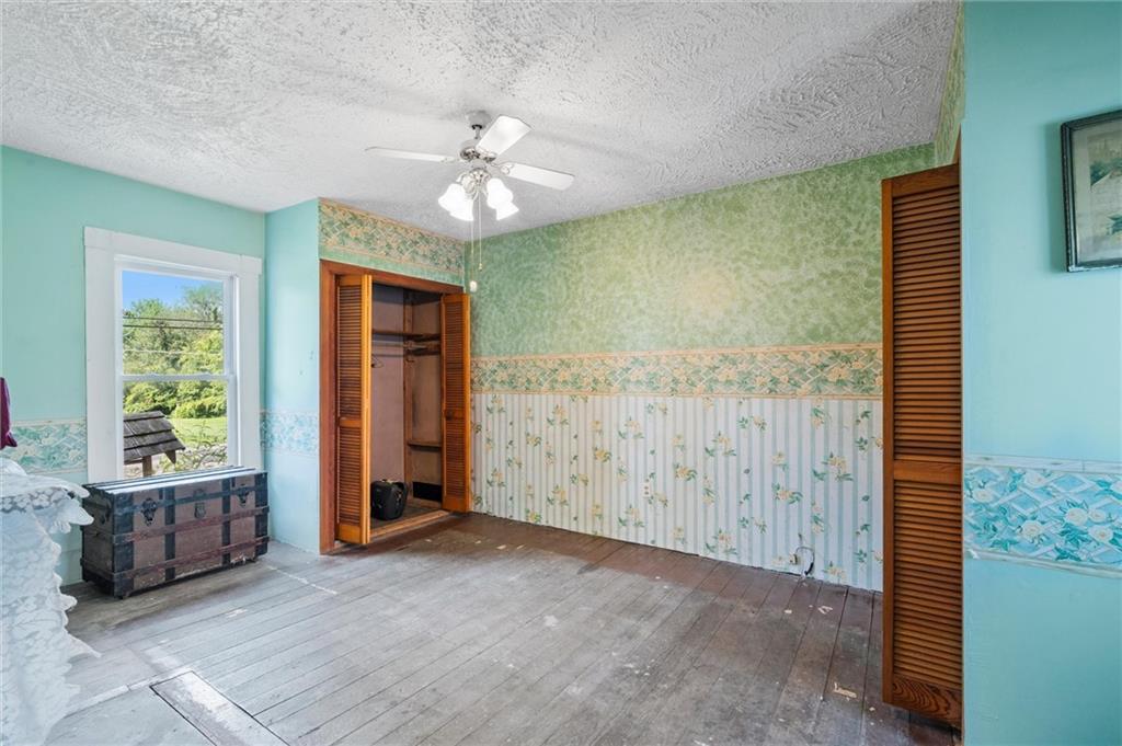 2789 Rutledge Road Transfer, PA 16154 - Photo 6 of 50 a view of an empty room with window and cabinet