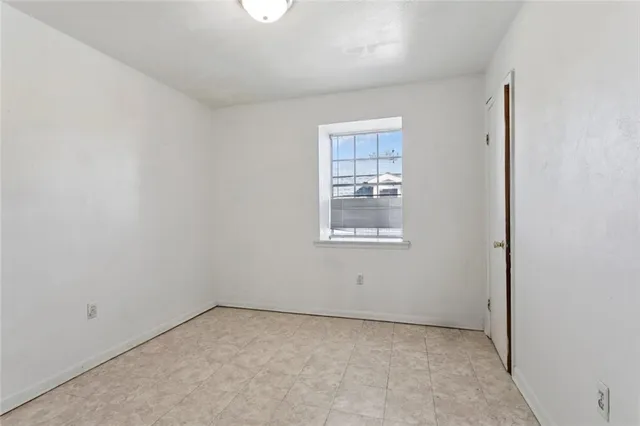 $350,000 | 705-707 Lake Avenue, Metairie, LA 70005