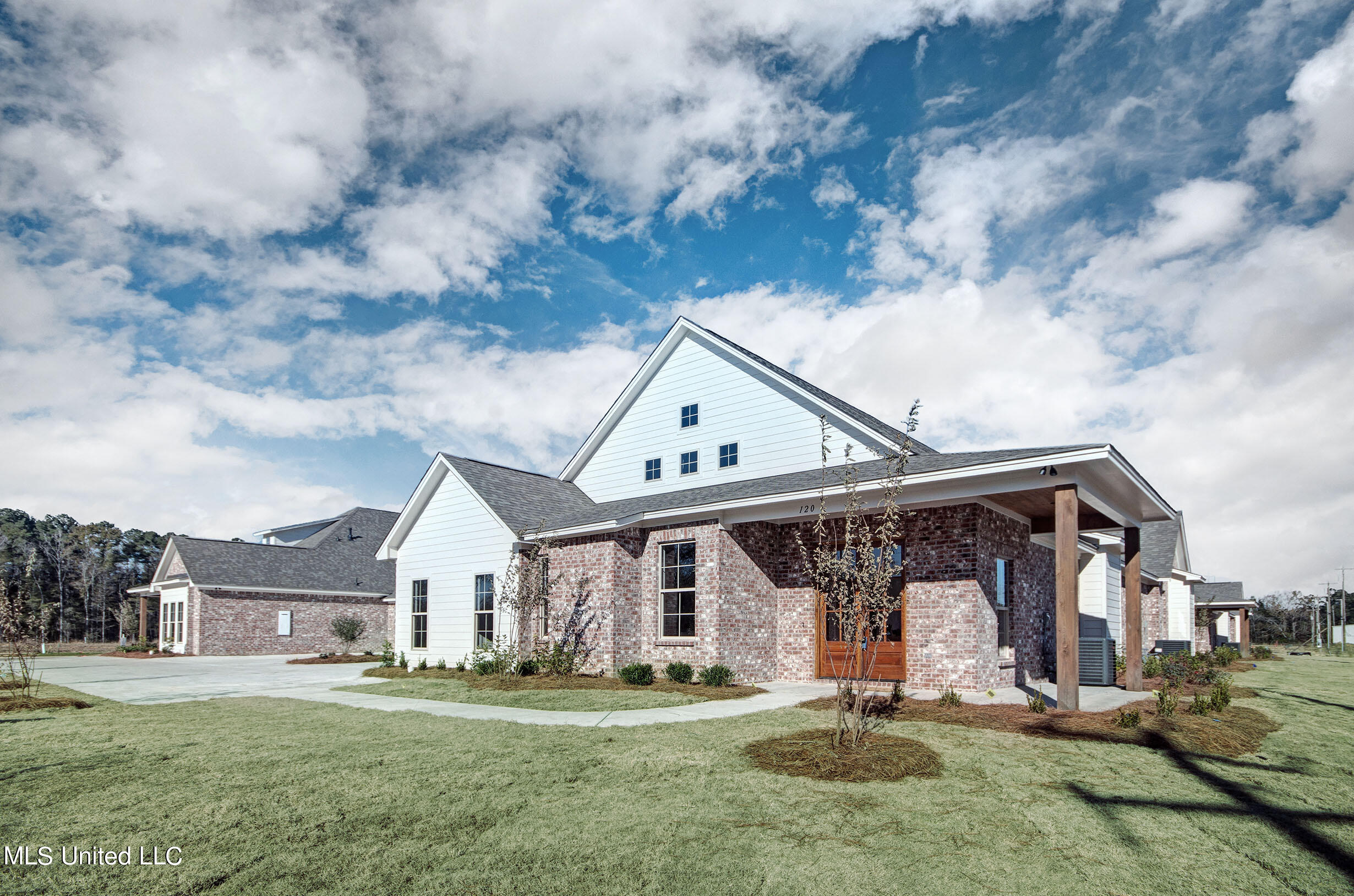 120 Freedom Ring Drive Brandon, MS 39047 - Photo 2 of 27 IMGP7755_6_7