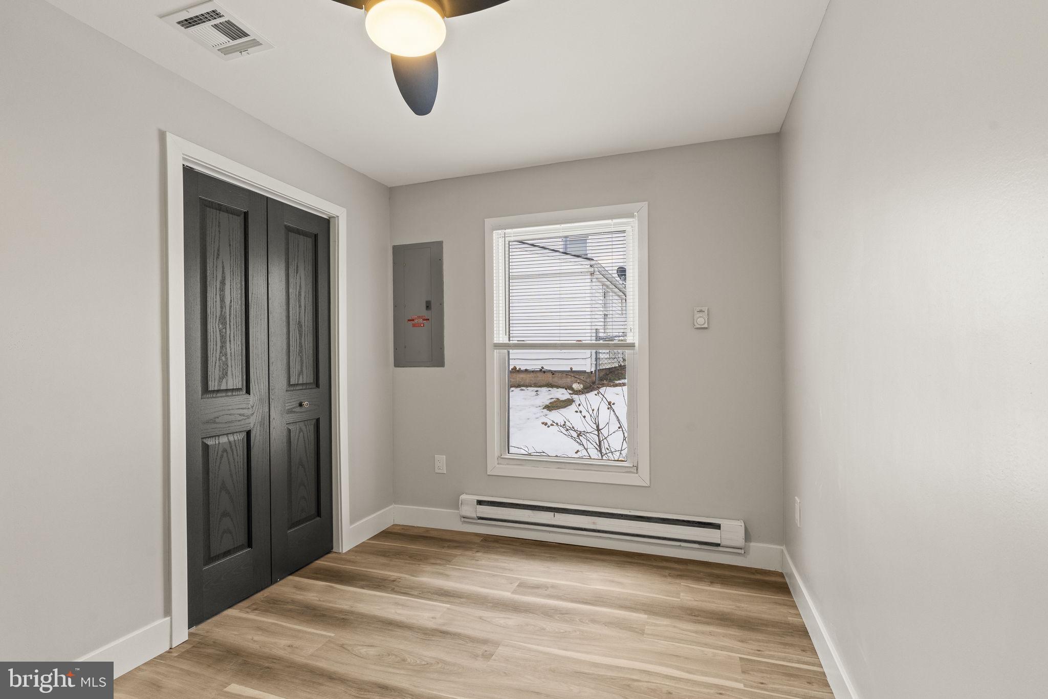 24 Pilgrim Lane Willingboro, NJ 08046 - Photo 22 of 40 an empty room with windows and closet