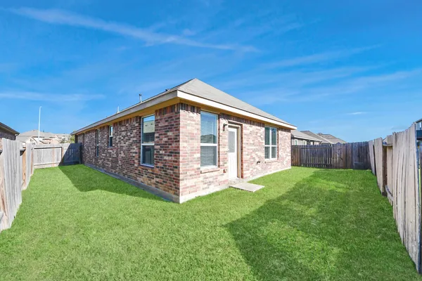 $2,050 | 2335 Spring Hollow Drive, Baytown, TX 77521