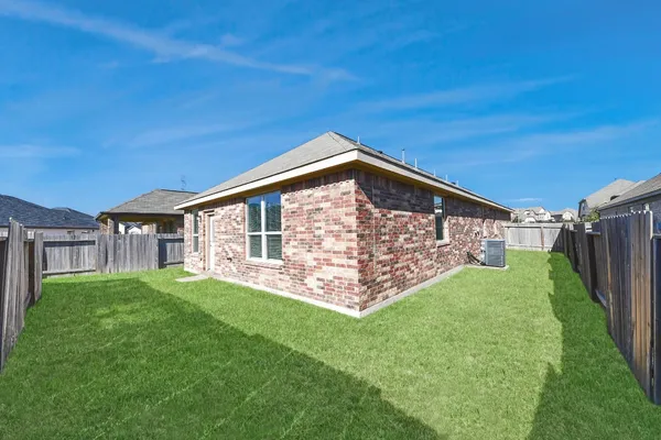 $2,050 | 2335 Spring Hollow Drive, Baytown, TX 77521