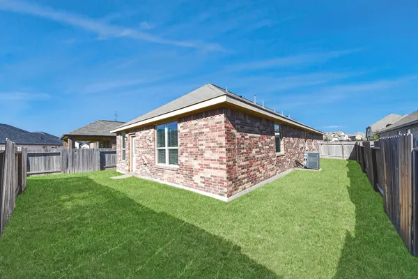 $2,050 | 2335 Spring Hollow Drive, Baytown, TX 77521