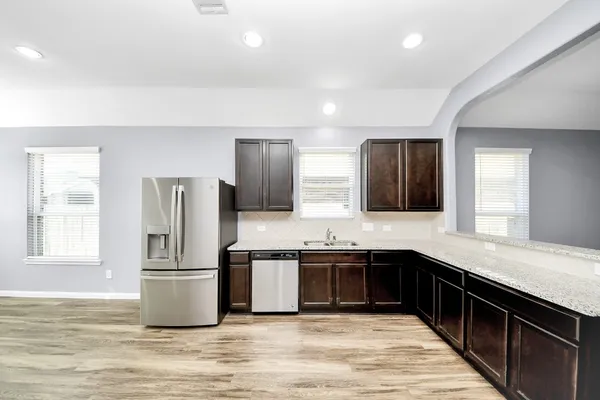 $2,050 | 2335 Spring Hollow Drive, Baytown, TX 77521