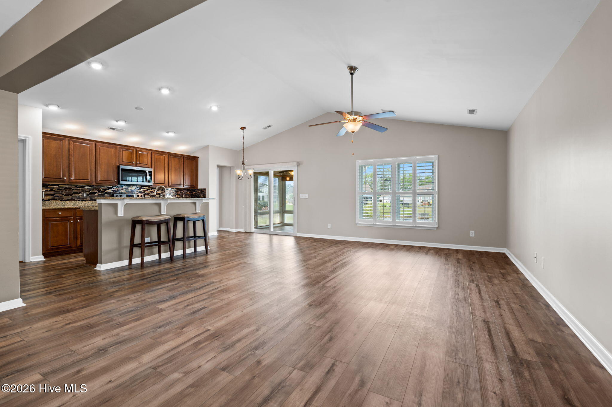 2104 Jarvis Lane Calabash, NC 28467 - Photo 3 of 63 14-web-or-mls-cammediallc.com (23 of 47)