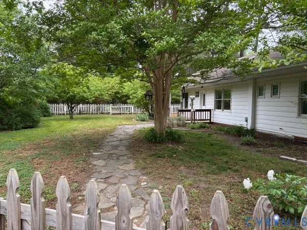 $399,000 | 221 Henry Clay Road, Ashland, VA 23005