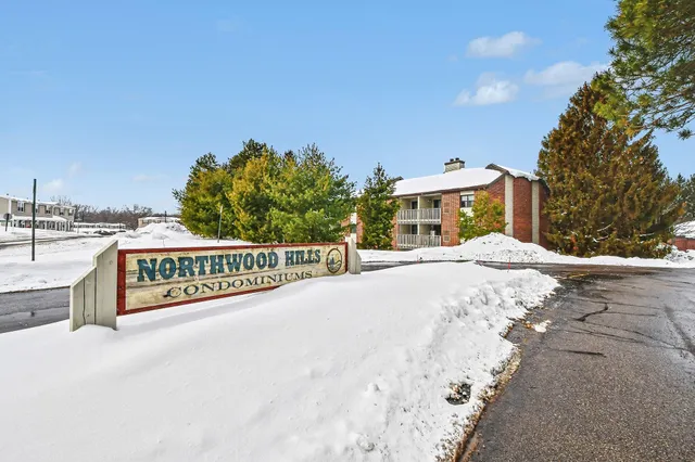 $180,000 | 3392 Devonwood Hills Northeast, Unit F, Grand Rapids, MI 49525