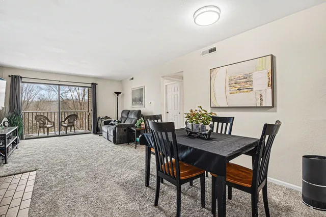 $180,000 | 3392 Devonwood Hills Northeast, Unit F, Grand Rapids, MI 49525