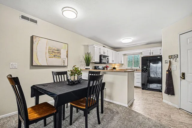 $180,000 | 3392 Devonwood Hills Northeast, Unit F, Grand Rapids, MI 49525