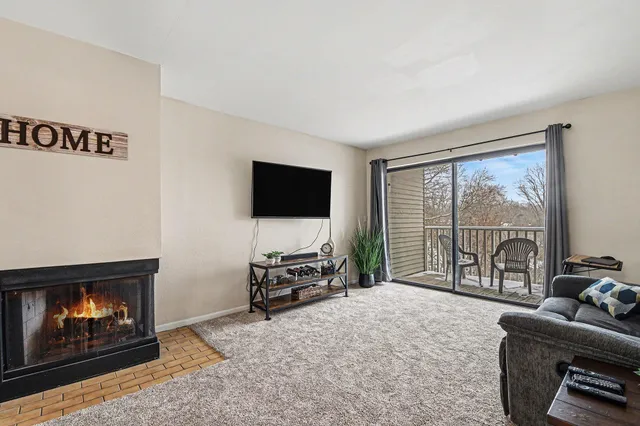 $180,000 | 3392 Devonwood Hills Northeast, Unit F, Grand Rapids, MI 49525