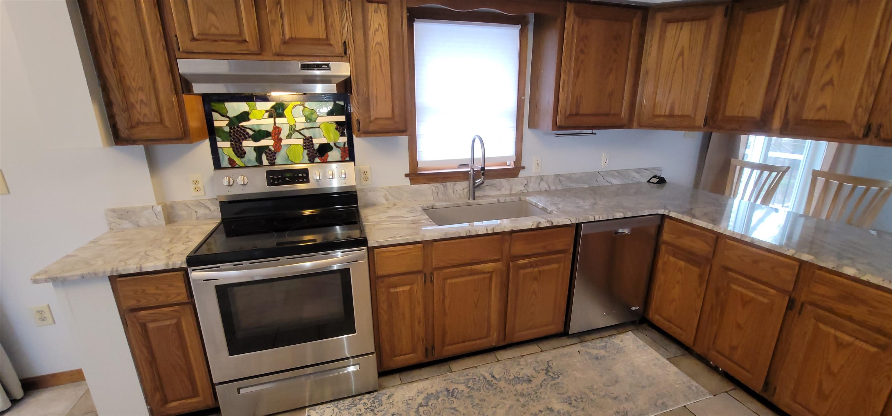 119 Haverhill Road Windham, NH 03087 - Photo 4 of 60