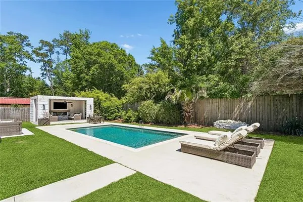 $549,900 | 655 Barbara Place, Mandeville, LA 70448