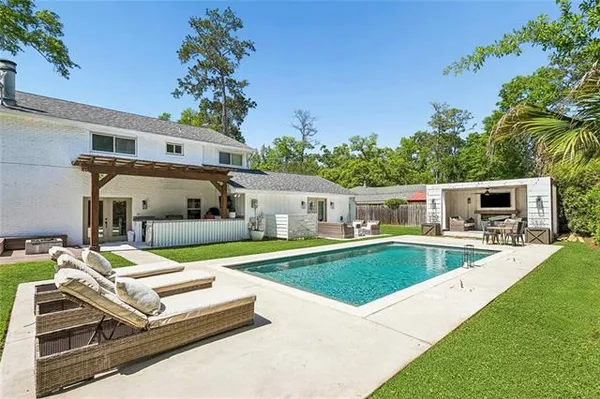$549,900 | 655 Barbara Place, Mandeville, LA 70448