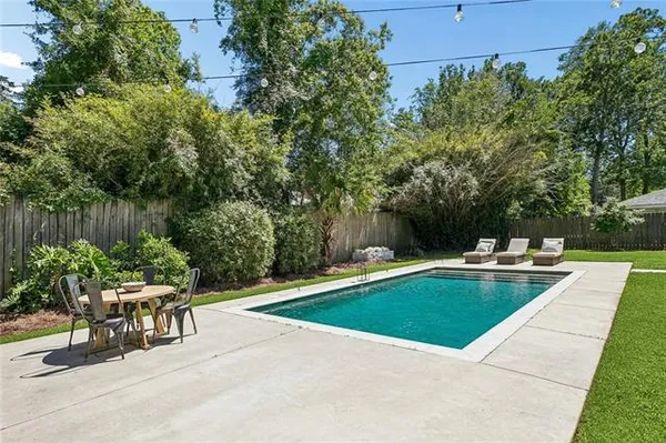 $549,900 | 655 Barbara Place, Mandeville, LA 70448