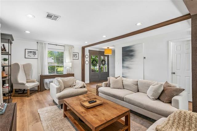 655 Barbara Place Mandeville, LA 70448 - Photo 4 of 37