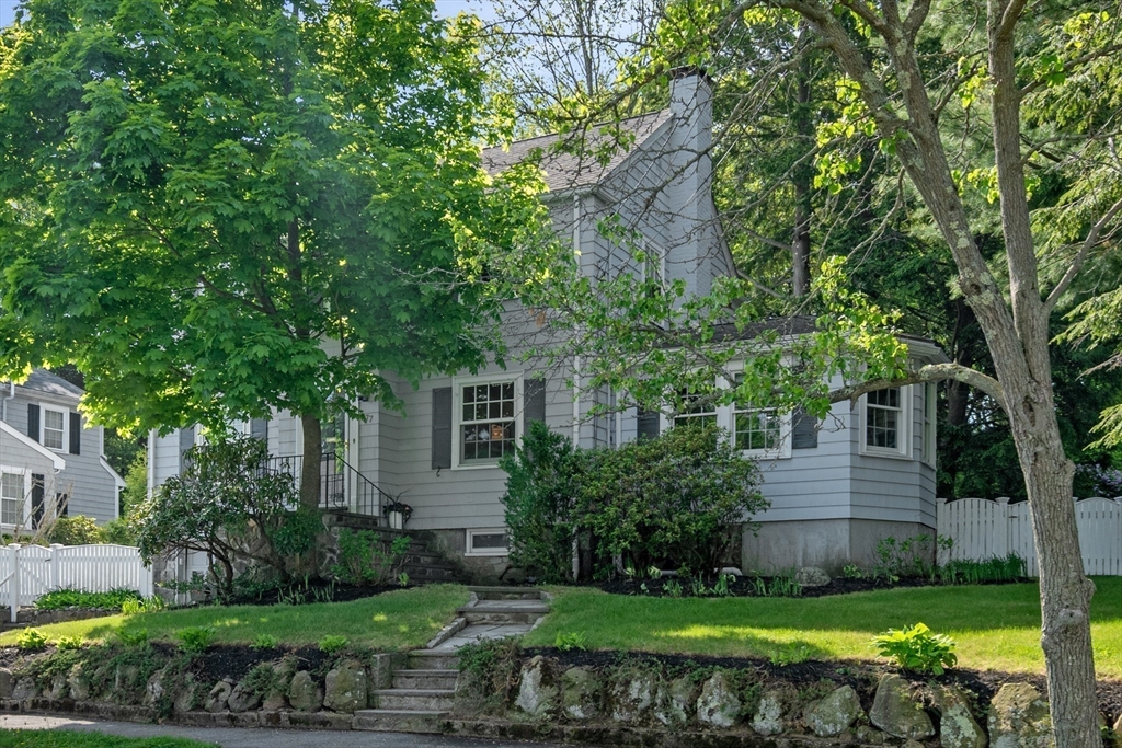 77 Shelton Road Swampscott, MA 01907 - Photo 3 of 40