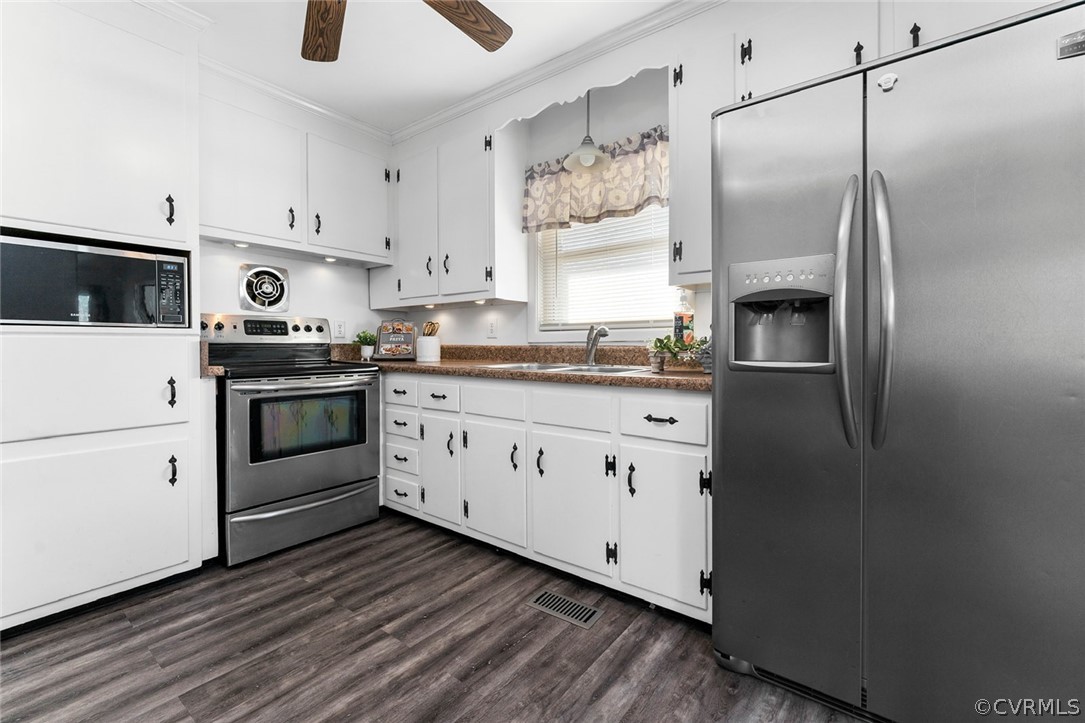 9131 Mapleview Avenue Henrico, VA 23294 - Photo 11 of 30