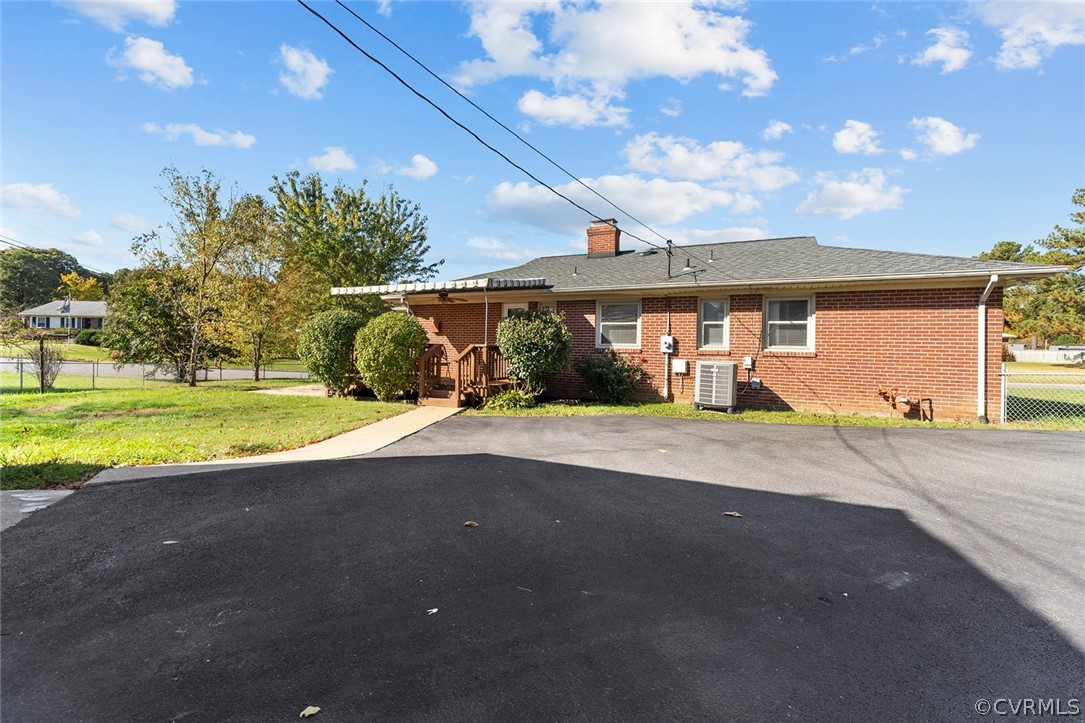 9131 Mapleview Avenue Henrico, VA 23294 - Photo 27 of 30