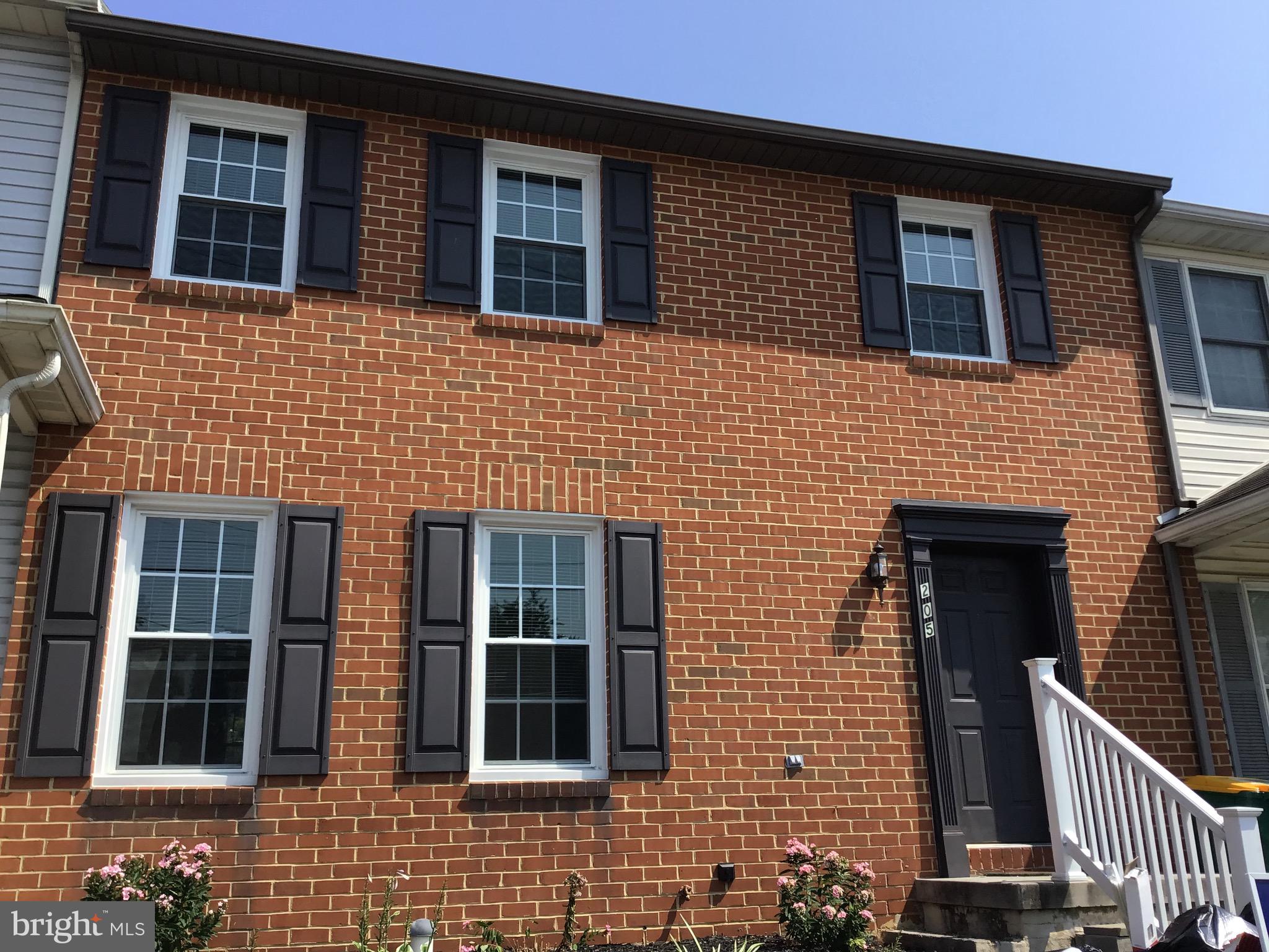 205 Ringgold Street Waynesboro, PA 17268 - Photo 14 of 18 Front