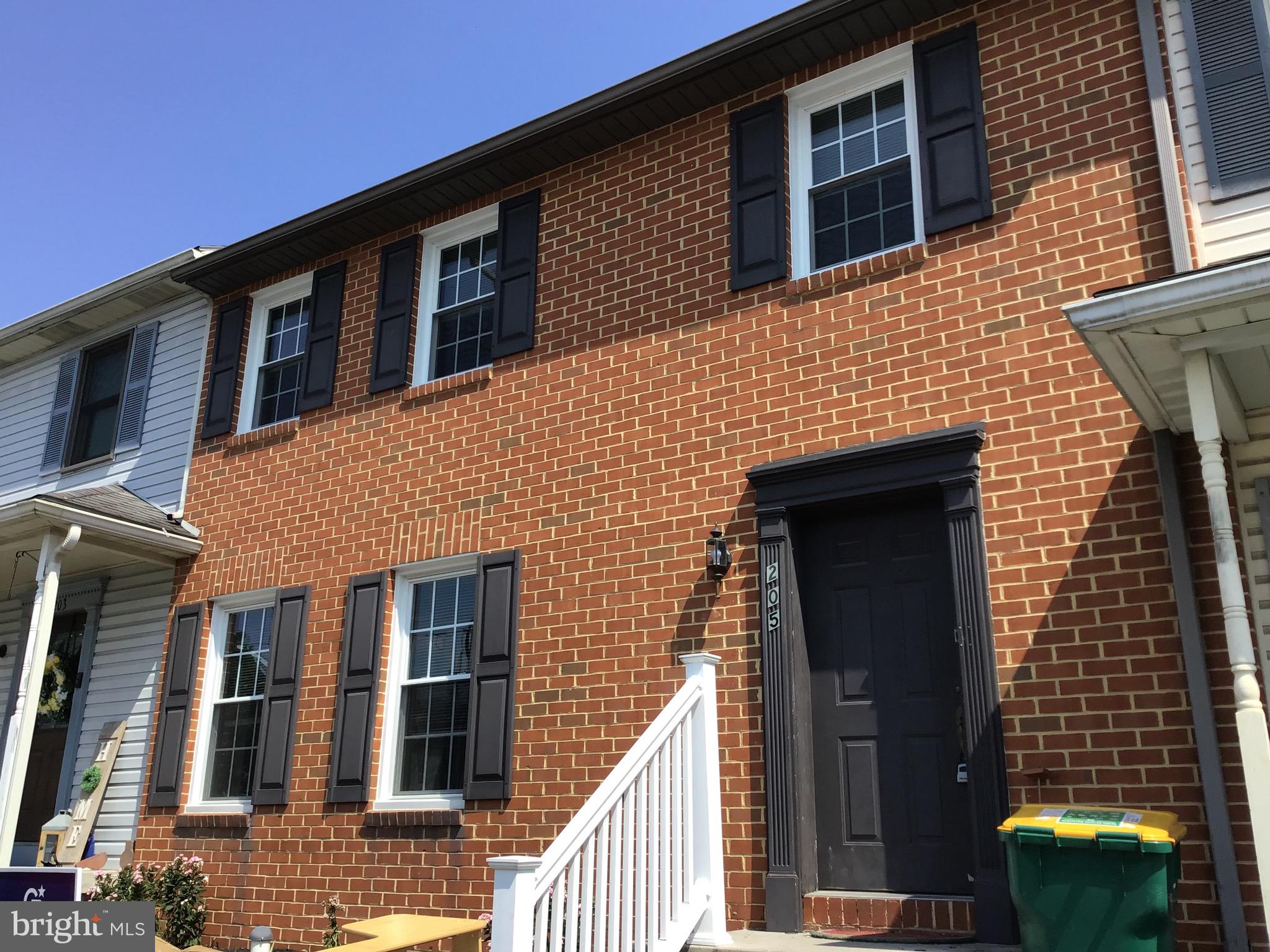 205 Ringgold Street Waynesboro, PA 17268 - Photo 7 of 18 Front