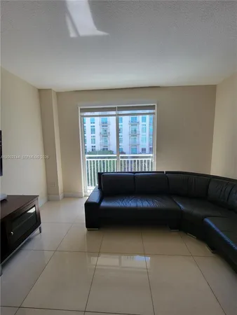 $2,400 | 7290 Southwest 90th Street, Unit 403, Miami, FL 33156