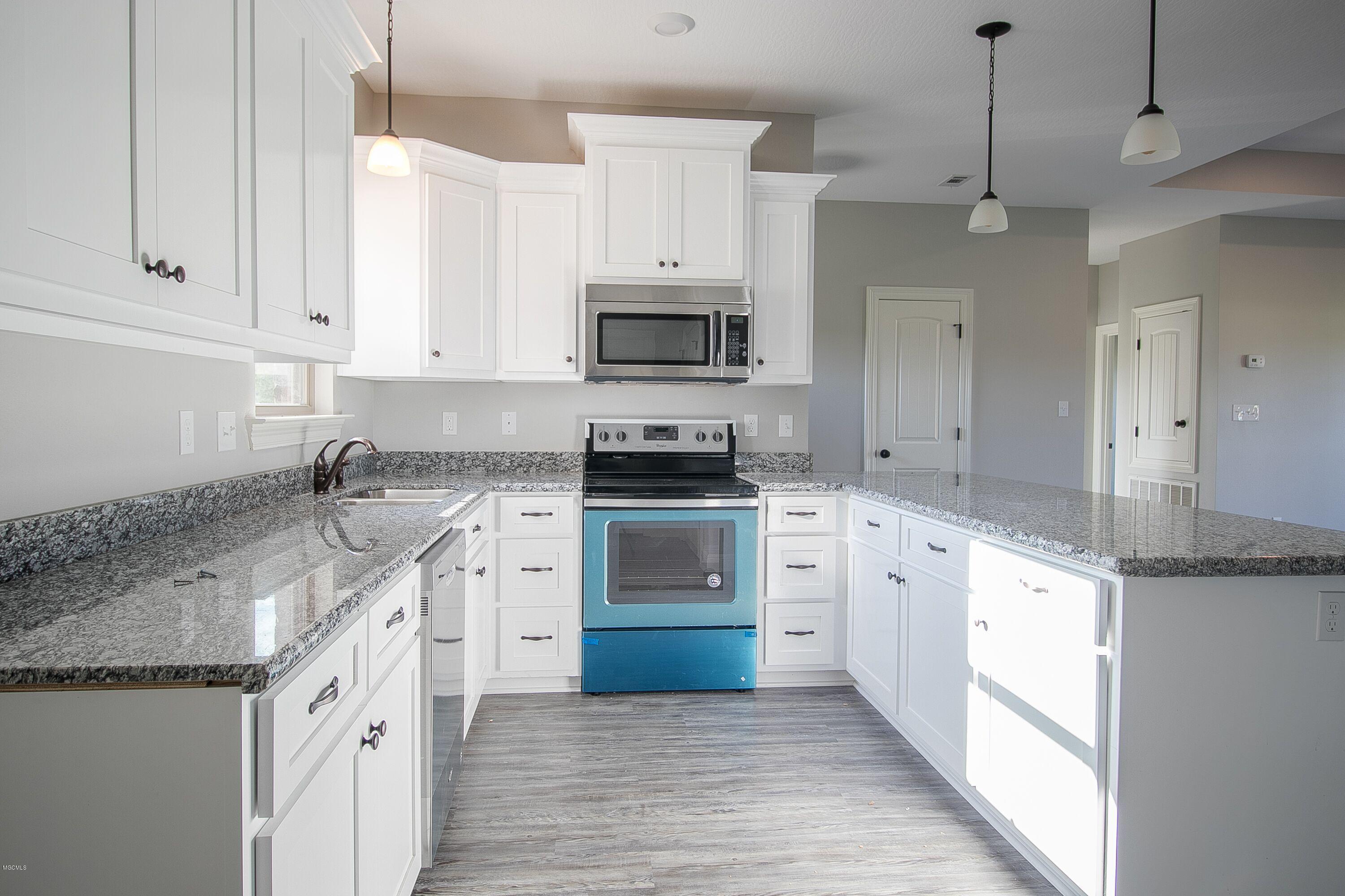 138 Hunters Trace Picayune, MS 39466 - Photo 3 of 13 Kitchen 2 Hunters Trace for MLS