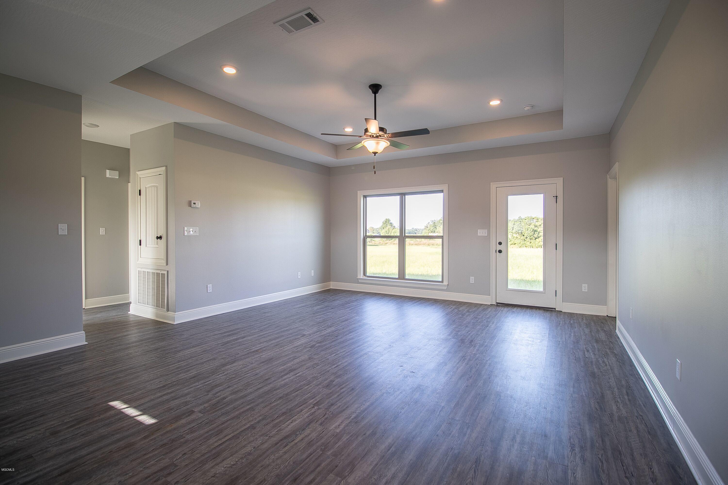 138 Hunters Trace Picayune, MS 39466 - Photo 4 of 13 Living 1 Hunters Trace for MLS